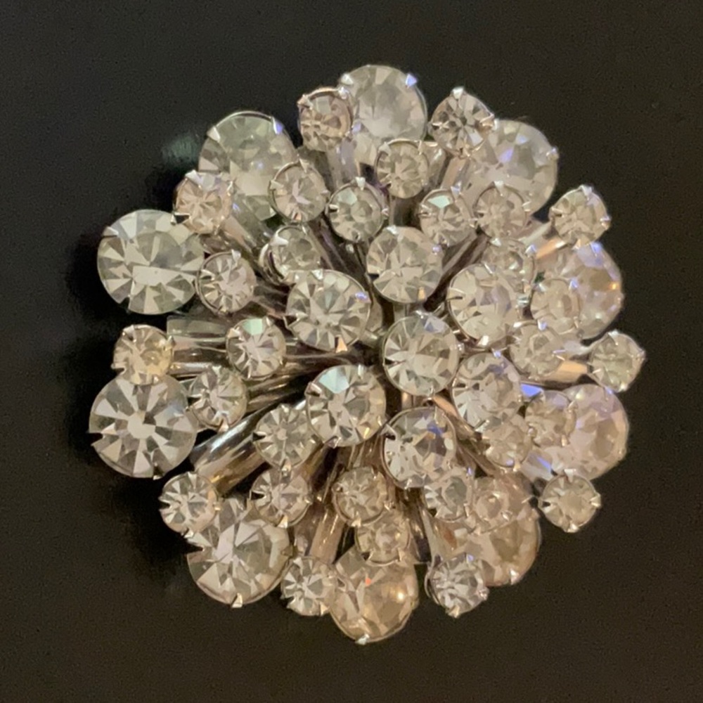 Gorgeous Vintage Silver Tone Riveted Tiered Clear Rhinestone Brooch.